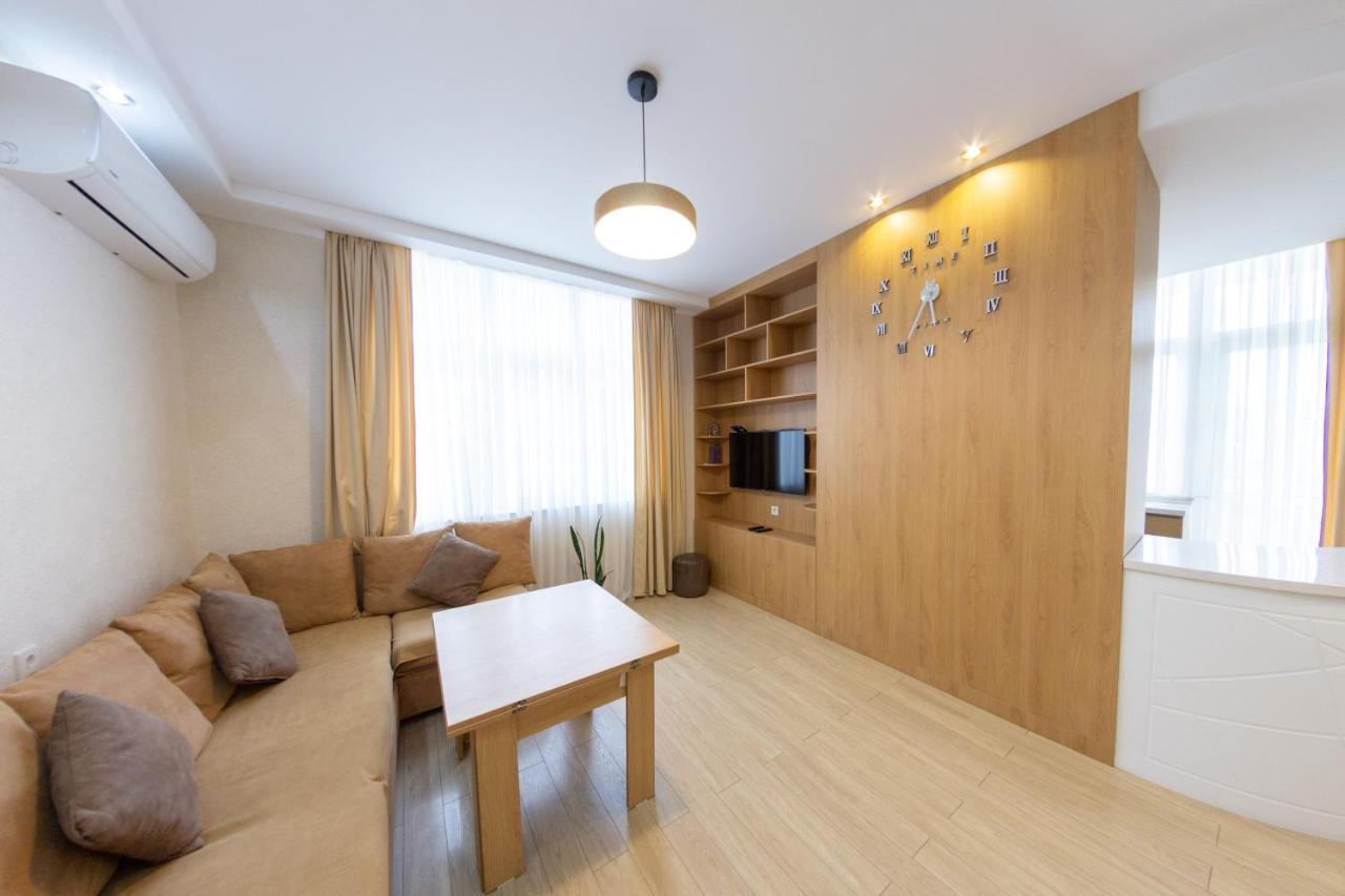 5 Apartment In One Boulding - Near Stadium 바투미 외부 사진