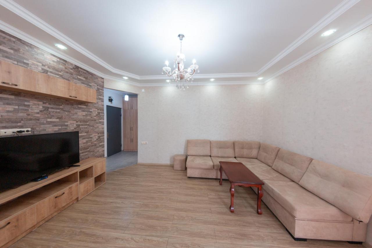 5 Apartment In One Boulding - Near Stadium 바투미 외부 사진