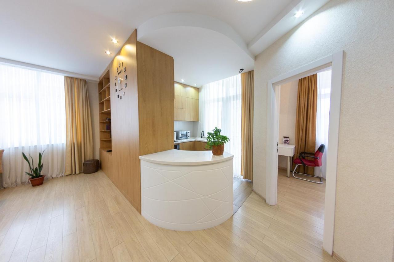 5 Apartment In One Boulding - Near Stadium 바투미 외부 사진