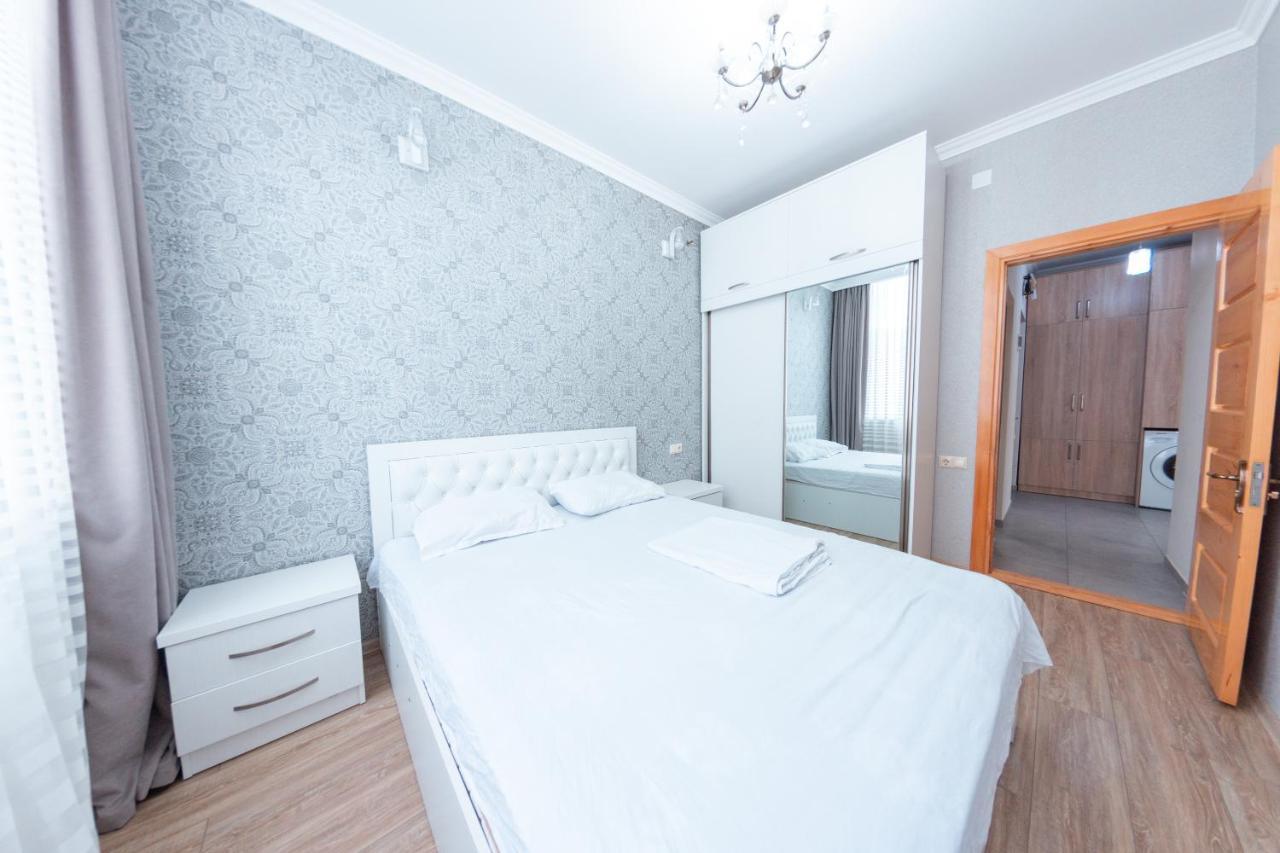 5 Apartment In One Boulding - Near Stadium 바투미 외부 사진